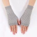 Einfarbige Strickhandschuhe