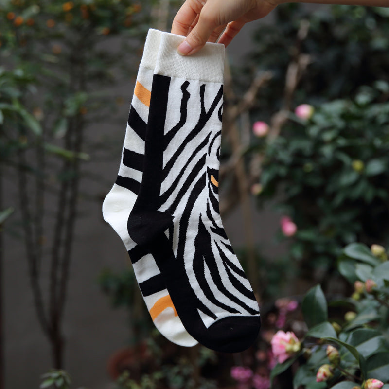 Lässige Asymmetrische Socken