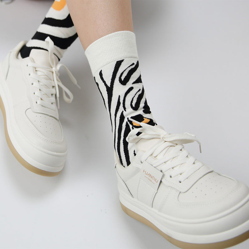 Lässige Asymmetrische Socken