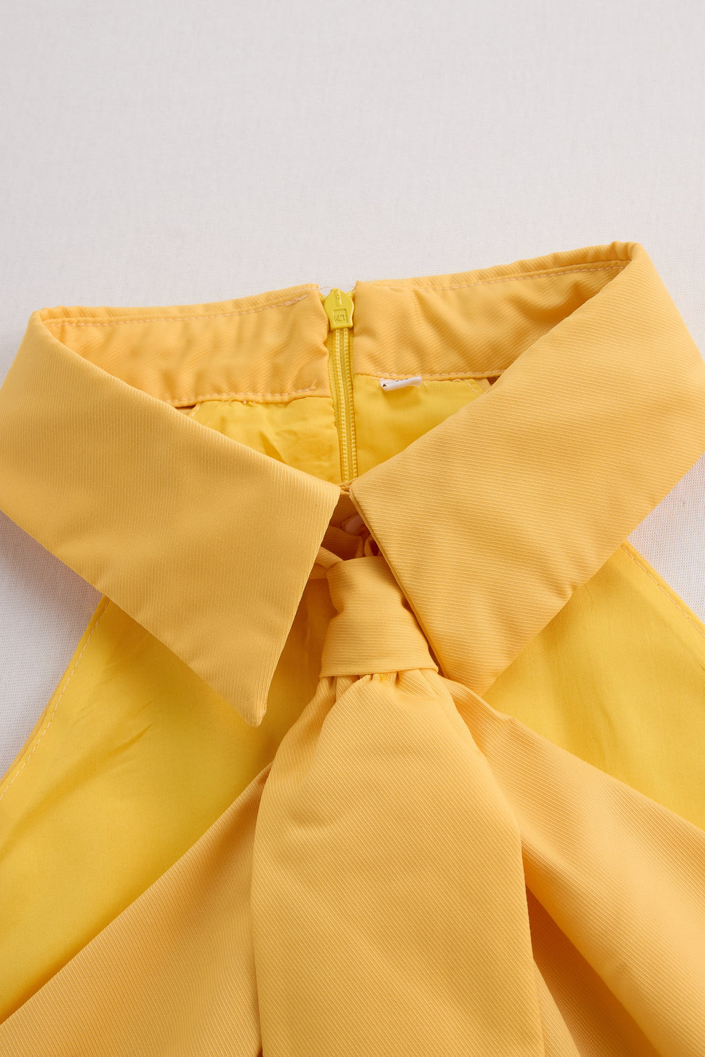 Camicetta Elegante Senza Maniche con Collo Halter e Fiocco al Collo