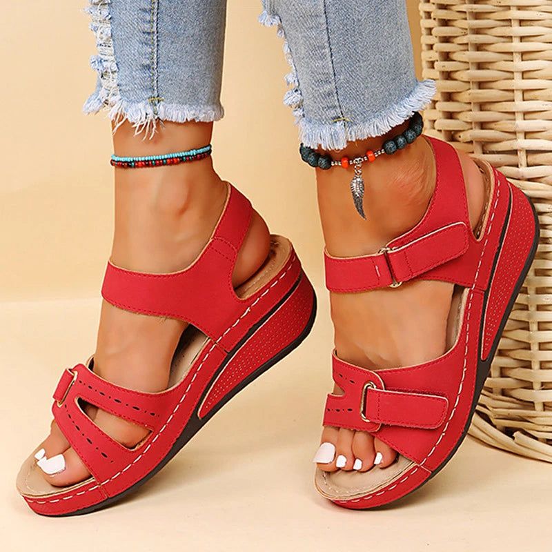 Lässige Plateausandalen