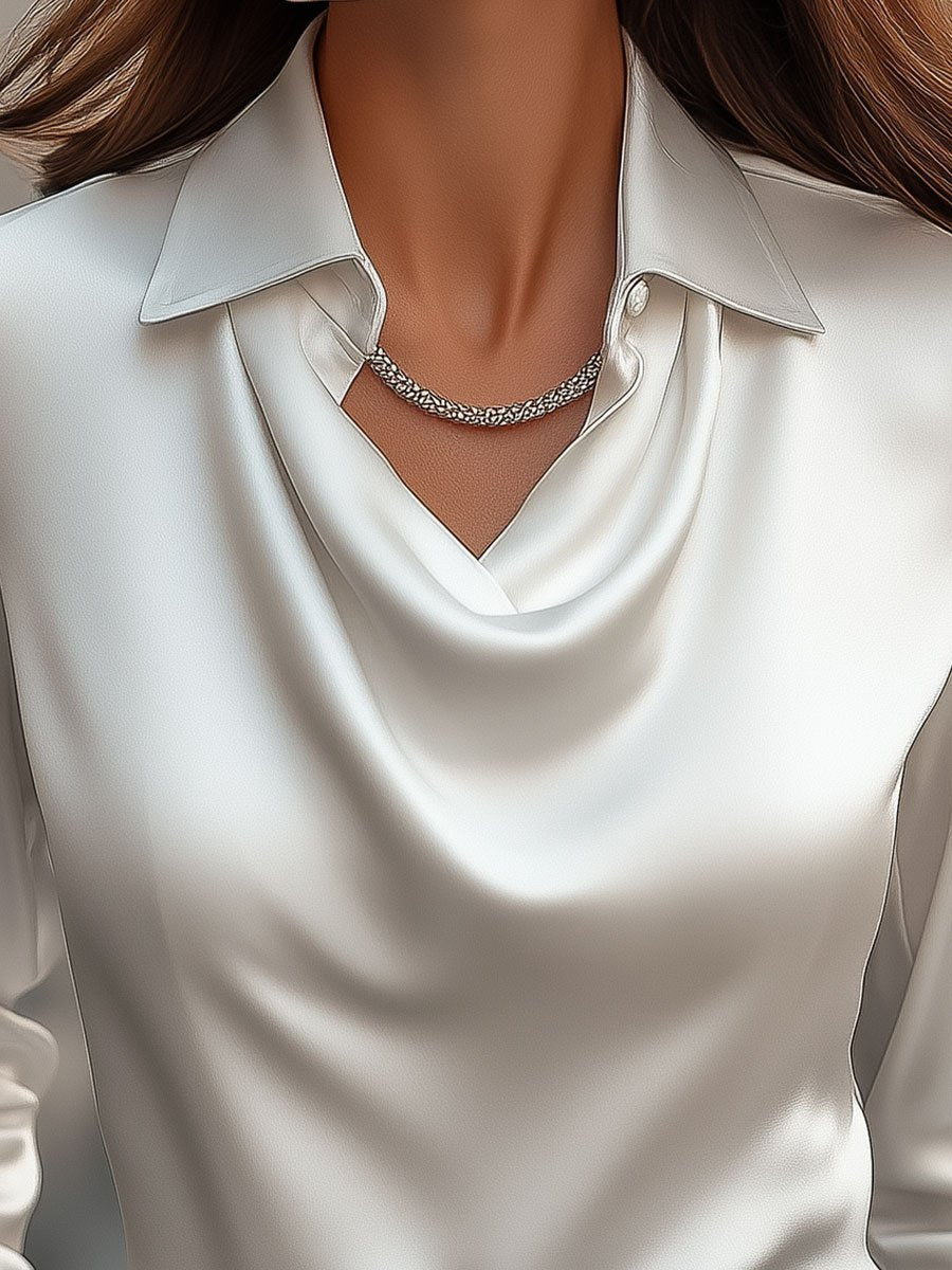 Camicetta Elegante in Raso Bianco con Scollo Drappeggiato